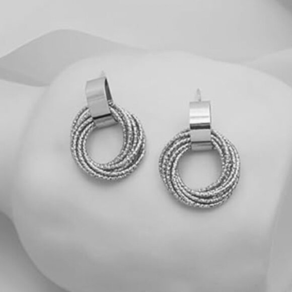 Gold Rings Stud Earrings - Picture 4 of 6